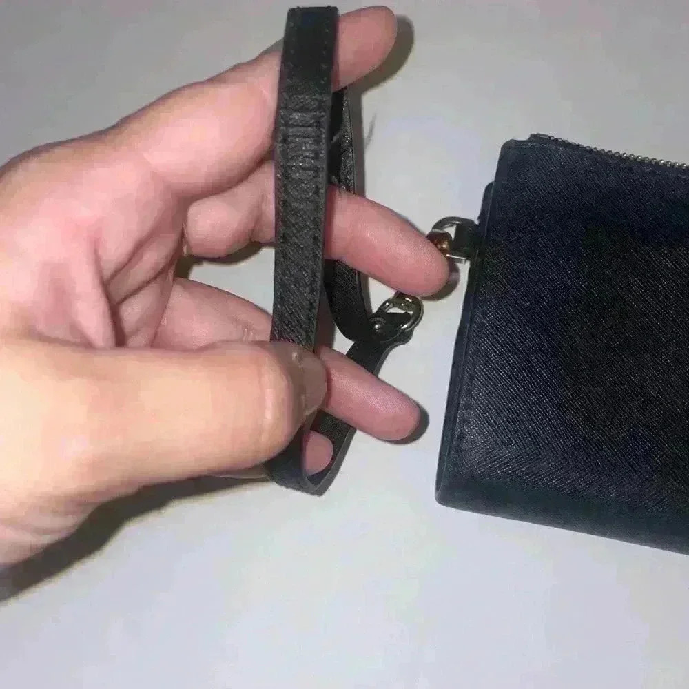 Micheal Kors double zip black wristlet - Picture 7 of 7